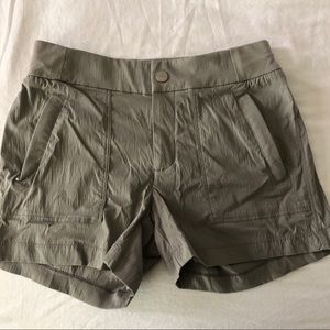 Athleta Gray Trekkie Shorts Size 0